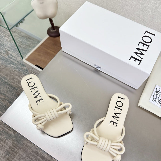 LOEWE 26S FLAMENCO KNOT SANDAL IN IVORY WHITE CALFSKIN