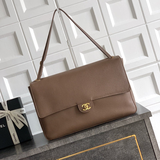 CHANEL 26S SOUPLISSIMO MAXI FLAP 39 IN BROWN GRAINED CALFSKIN GOLD HARDWARE