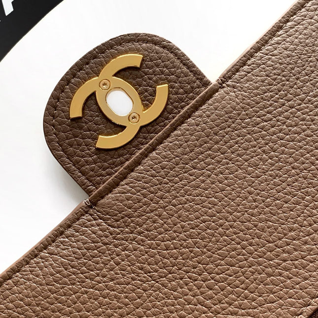 CHANEL 26S SOUPLISSIMO MAXI FLAP 39 IN BROWN GRAINED CALFSKIN GOLD HARDWARE
