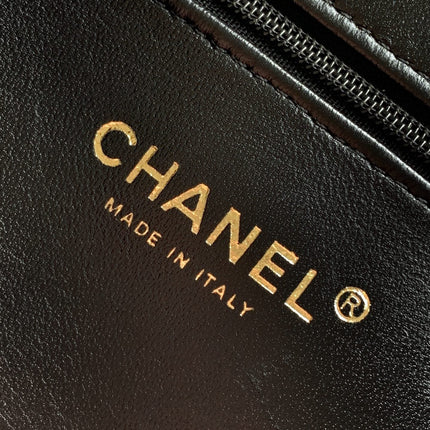 CHANEL 26S TOP HANDLE BAG 19 IN BLACK RAFFIA AND CALFSKIN GOLD HARDWARE