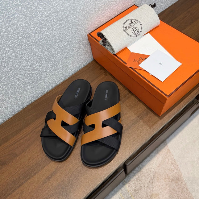 HM 26S KAZIMIR SANDAL IN CARAMEL BROWN CALFSKIN AND BLACK FABRIC