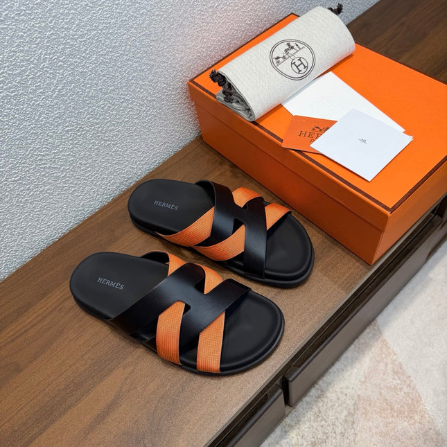 HM 26S KAZIMIR SANDAL IN BLACK CALFSKIN AND ORANGE FABRIC