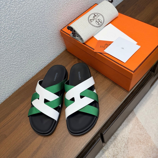 HM 26S KAZIMIR SANDAL IN WHITE CALFSKIN AND GREEN FABRIC