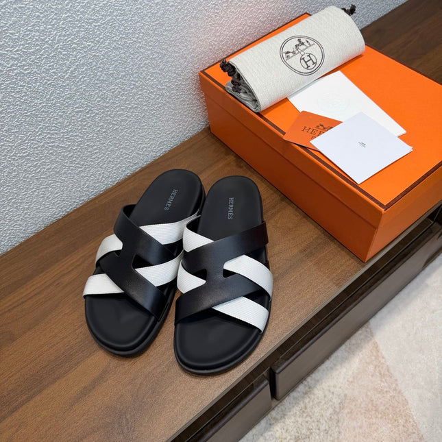 HM 26S KAZIMIR SANDAL IN BLACK CALFSKIN AND WHITE FABRIC