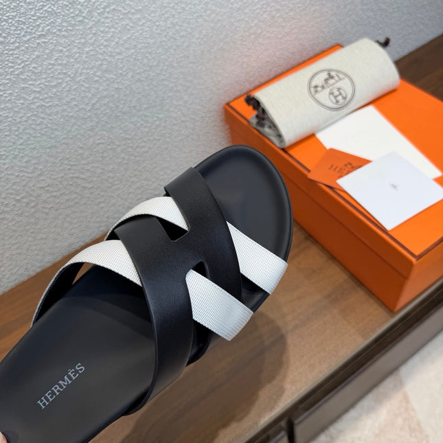 HM 26S KAZIMIR SANDAL IN BLACK CALFSKIN AND WHITE FABRIC