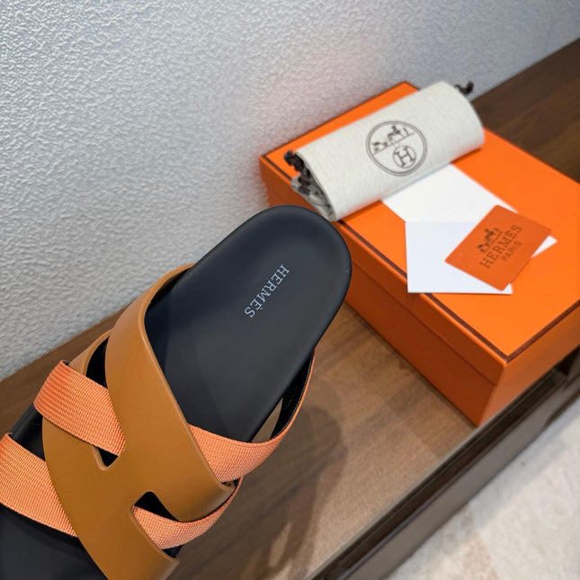 HM 26S KAZIMIR SANDAL IN CARAMEL BROWN CALFSKIN AND ORANGE FABRIC