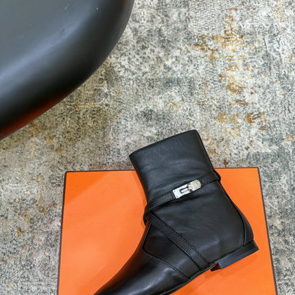 HM 26S FLAT ANKLE BOOTS IN BLACK CALFSKIN