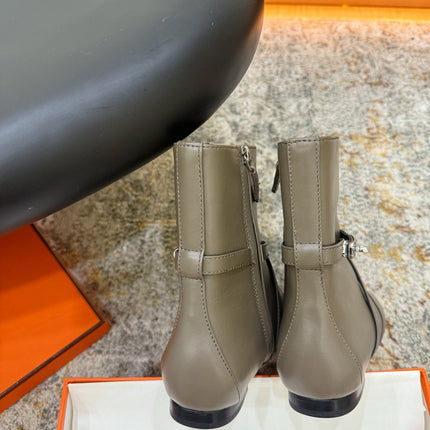 HM 26S FLAT ANKLE BOOTS IN KHAKI GREY CALFSKIN