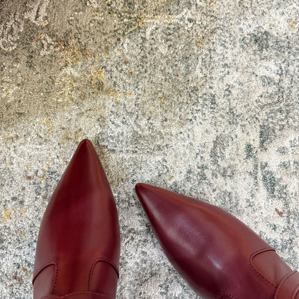 HM 26S FLAT ANKLE BOOTS IN WINE RED CALFSKIN