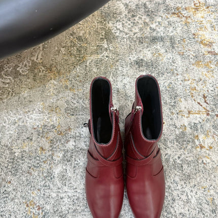 HM 26S FLAT ANKLE BOOTS IN WINE RED CALFSKIN