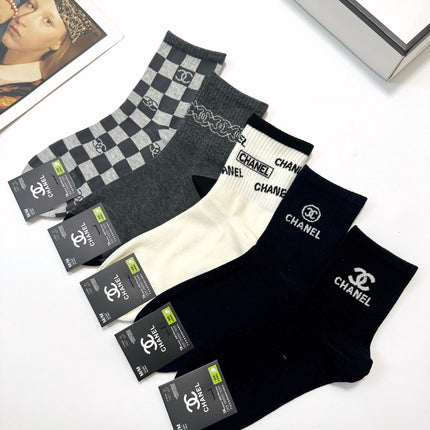 CHANEL 26S CREW SOCKS 405368 (1 BOX)