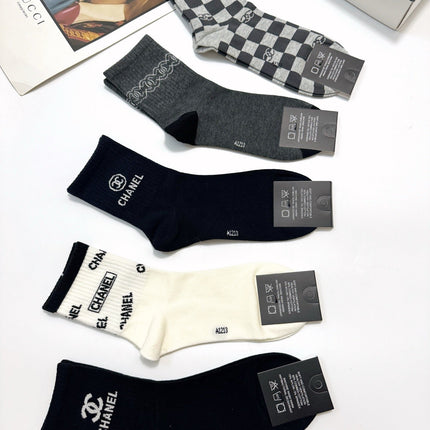 CHANEL 26S CREW SOCKS 405368 (1 BOX)