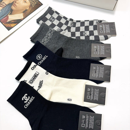CHANEL 26S CREW SOCKS 405368 (1 BOX)