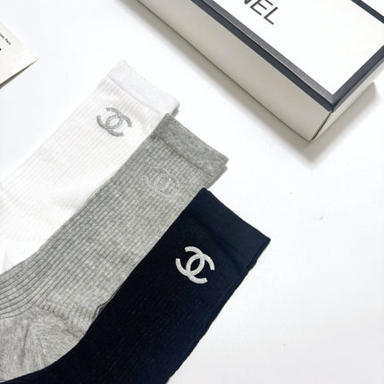 CHANEL 26S CREW SOCKS 408734 (1 BOX)