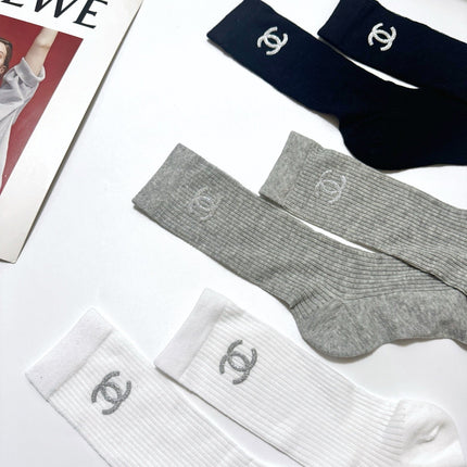 CHANEL 26S CREW SOCKS 408734 (1 BOX)