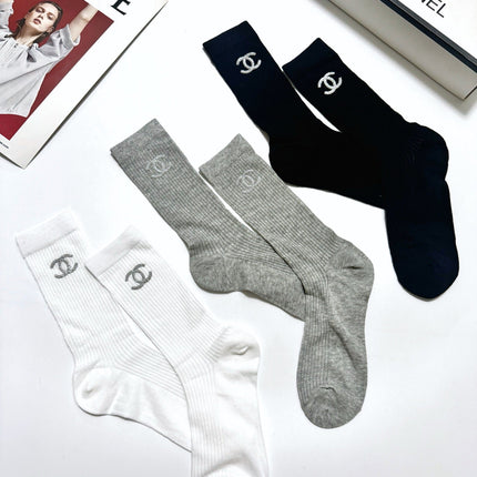 CHANEL 26S CREW SOCKS 408734 (1 BOX)