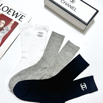 CHANEL 26S CREW SOCKS 408734 (1 BOX)