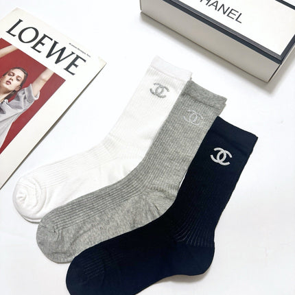CHANEL 26S CREW SOCKS 408734 (1 BOX)