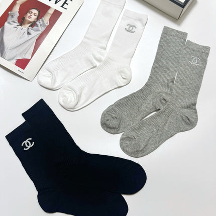 CHANEL 26S CREW SOCKS 408734 (1 BOX)