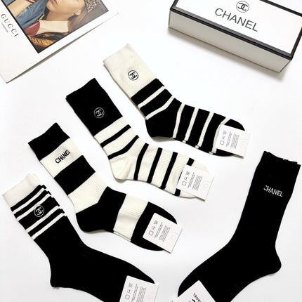CHANEL 26S CREW SOCKS 412433 (1 BOX)