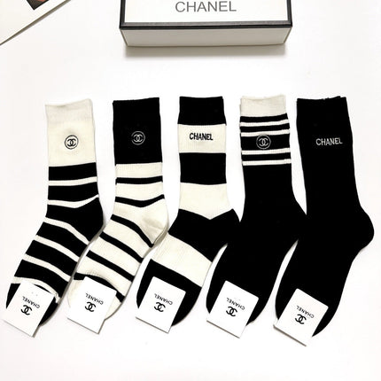 CHANEL 26S CREW SOCKS 412433 (1 BOX)