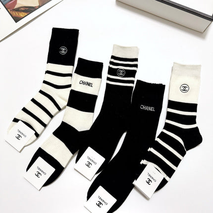 CHANEL 26S CREW SOCKS 412433 (1 BOX)