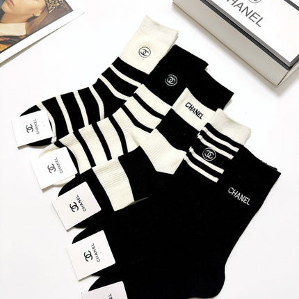 CHANEL 26S CREW SOCKS 412433 (1 BOX)