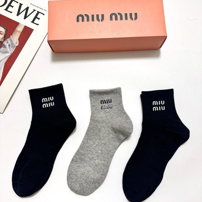 MIUMIU 26S ANKLE SOCKS 412434 (1 BOX)