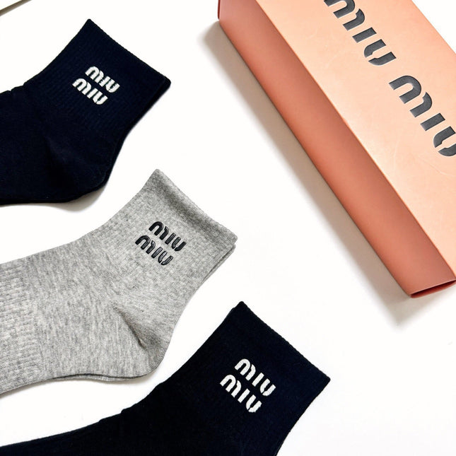 MIUMIU 26S ANKLE SOCKS 412434 (1 BOX)