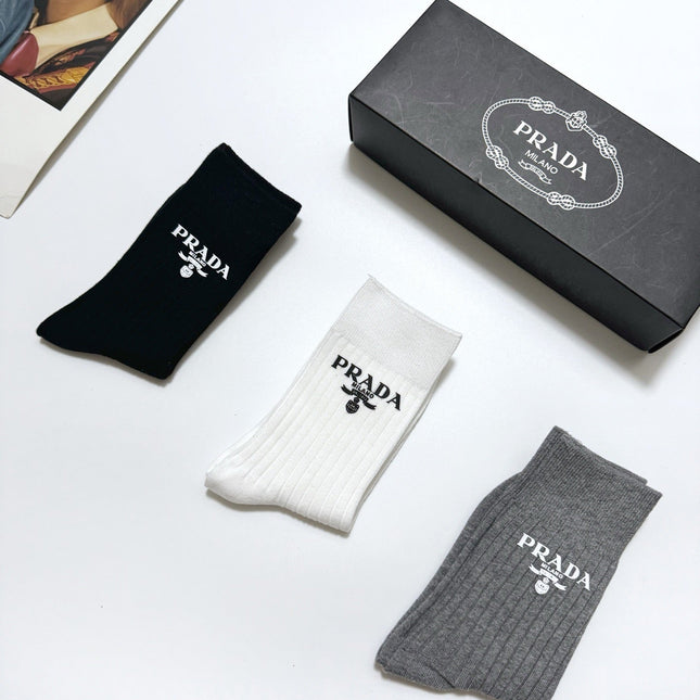 PRADA 26S CREW SOCKS 412438 (1 BOX)