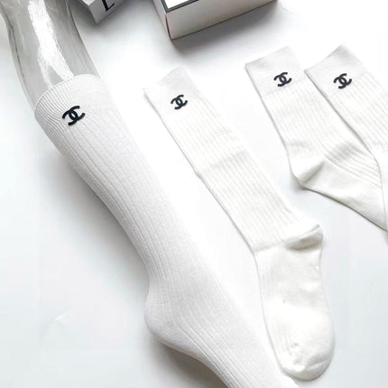 CHANEL 26S CREW SOCKS 412439 (1 BOX)