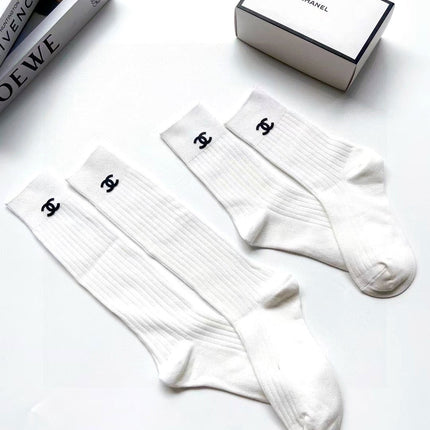 CHANEL 26S CREW SOCKS 412439 (1 BOX)