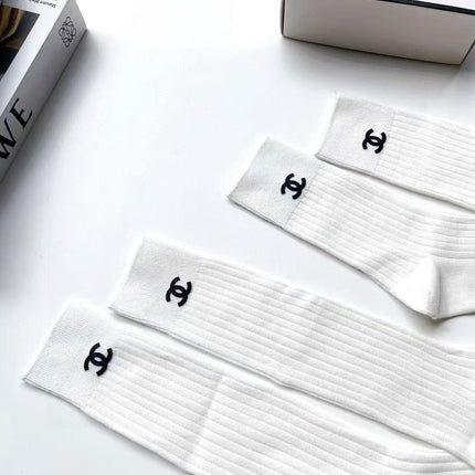 CHANEL 26S CREW SOCKS 412439 (1 BOX)