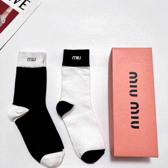 MIUMIU 26S CREW SOCKS 415689 (1 BOX)