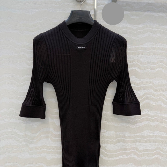 MIUMIU SHORT-SLEEVE SWEATER STYLE 838
