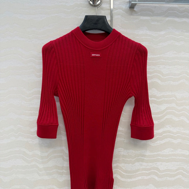 MIUMIU SHORT-SLEEVE SWEATER STYLE 837