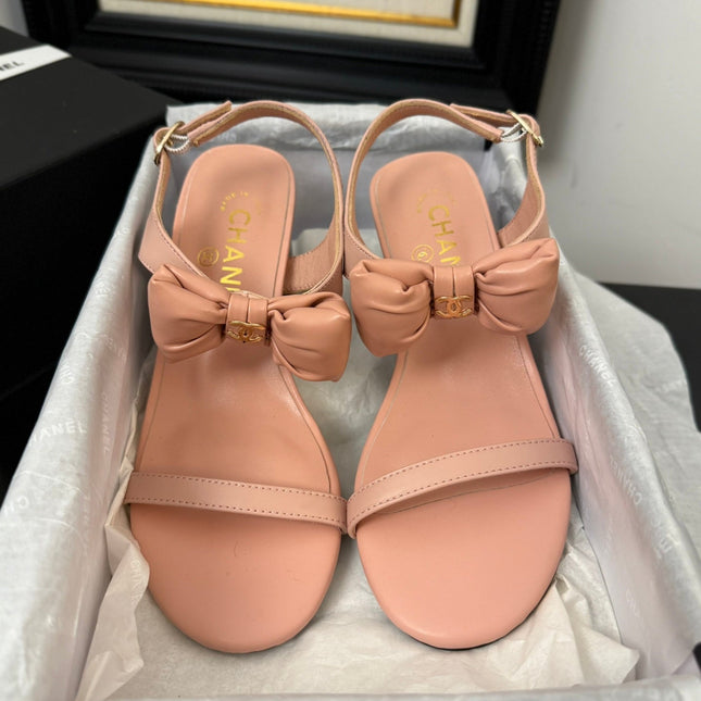 MID HEEL 45 MM SANDALS IN PEACH PINK CALFSKIN