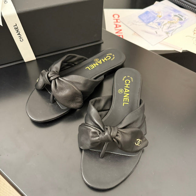 CC 25C Thong Sandal Bow Black Lambskin 233562