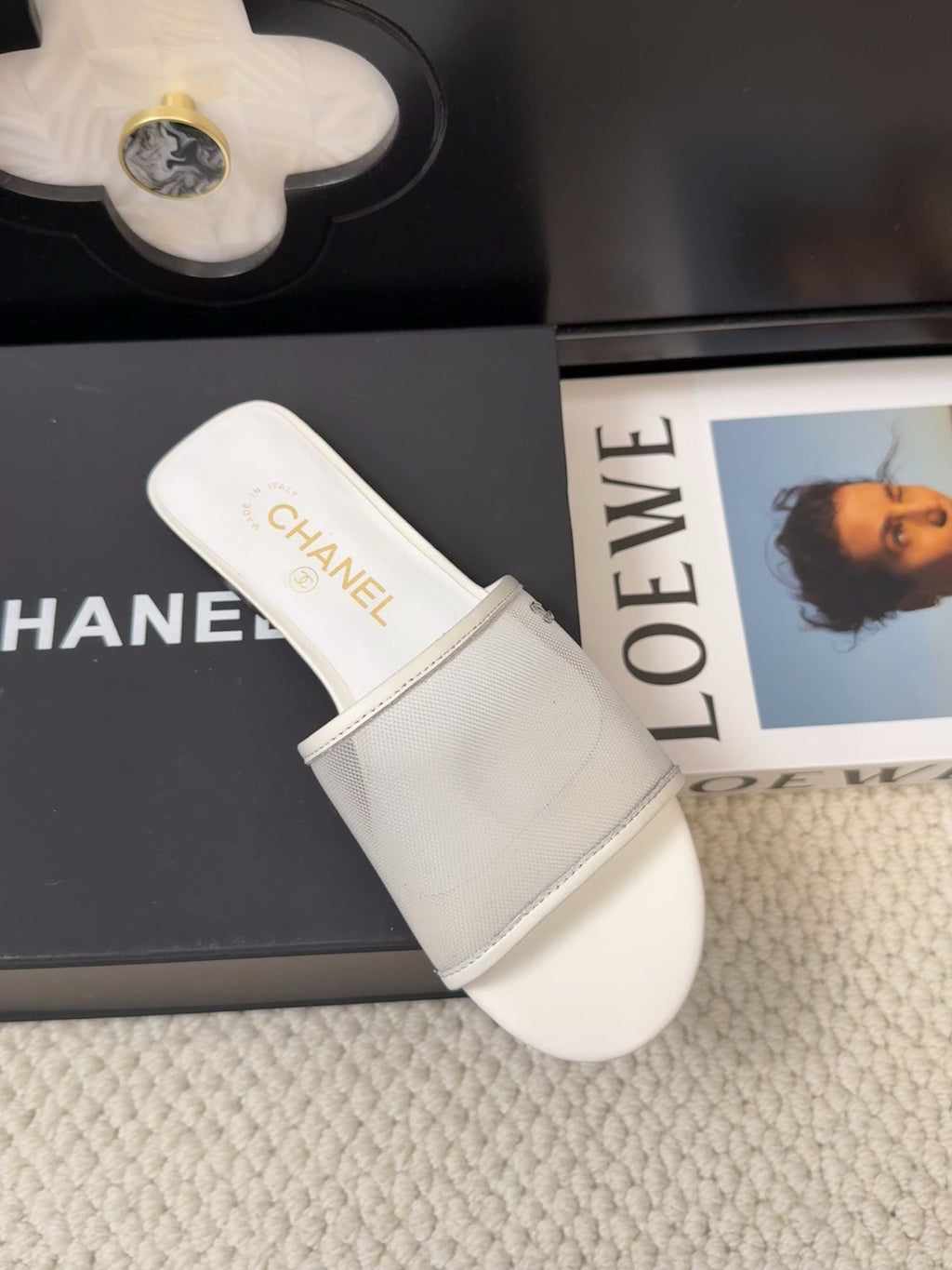 FLAT SLIDE IN WHITE MESH AND SUEDE