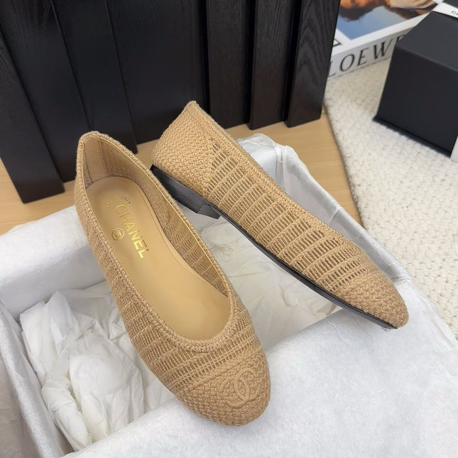 BALLERINAS IN PEANUT BROWN RAFFIA