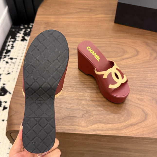 CHANEL 26S WEDGE SANDALS 95 MM IN DARK RED CALFSKIN
