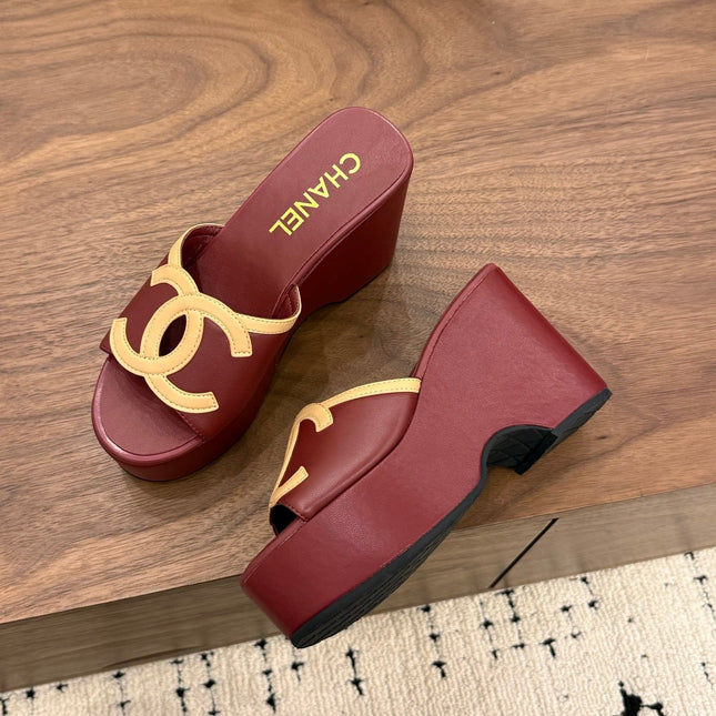 CHANEL 26S WEDGE SANDALS 95 MM IN DARK RED CALFSKIN