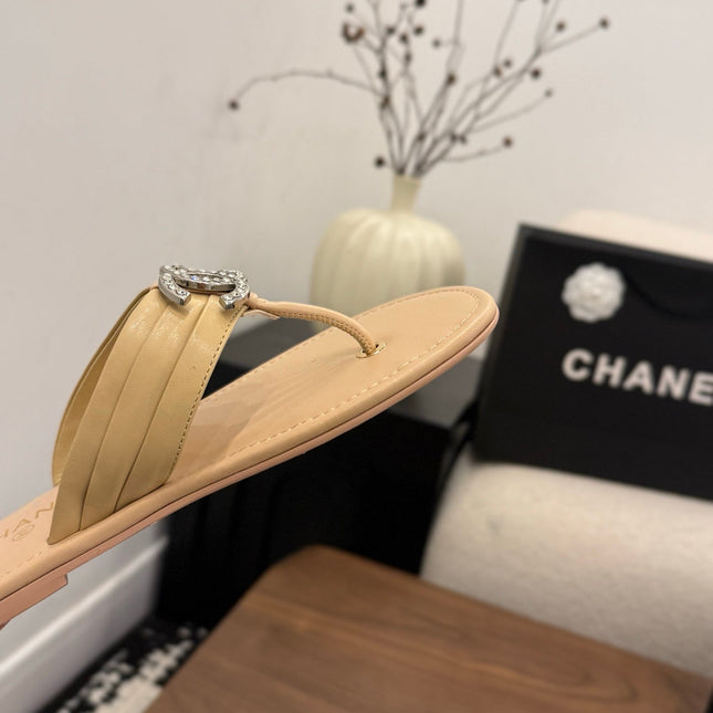 CHANEL 26S THONG SANDALS IN BEIGE CALFSKIN WITH RHINESTONE CC LOGO