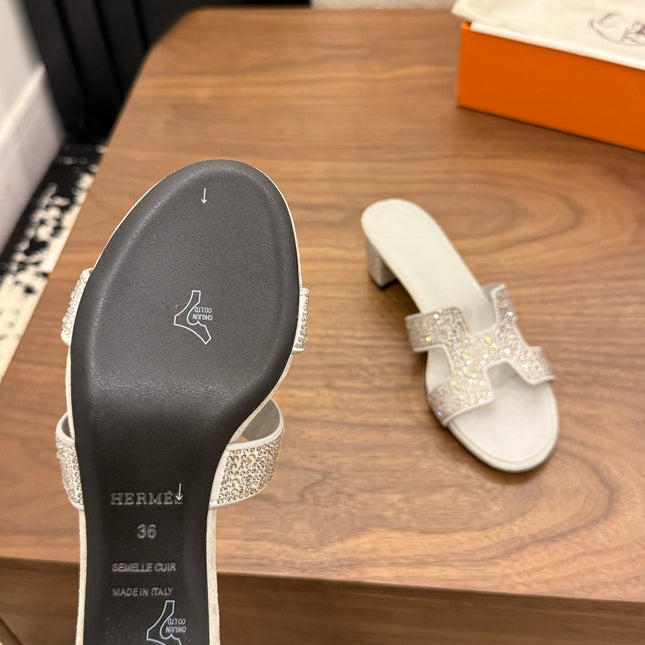HM 26S OASIS SANDAL IN LIGHT GREY SUEDE WITH CRYSTALS
