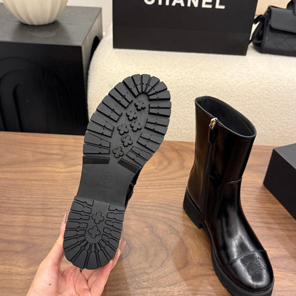 CHANEL 26S ANKLE BOOTS 45 MM IN BLACK PATENT LEATHER ROUNDED TOE