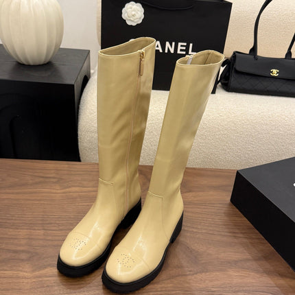 CHANEL 26S TALL BOOTS 45 MM IN BEIGE PATENT LEATHER ROUNDED TOE