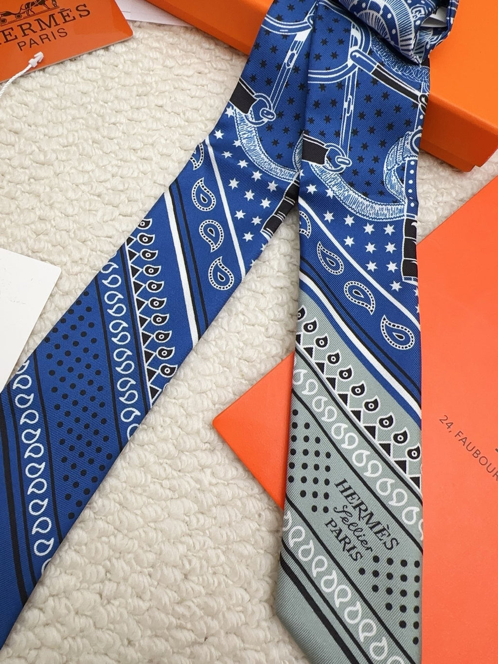 HERMES 26S SCARF 90 IN SILK 309656