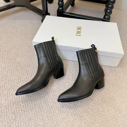 DIOR 26S BLOCK HEEL CHELSEA ANKLE BOOTS IN BLACK CALFSKIN