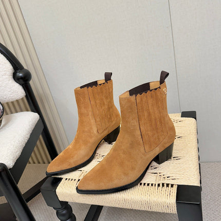 DIOR 26S BLOCK HEEL CHELSEA ANKLE BOOTS IN TAN BROWN SUEDE