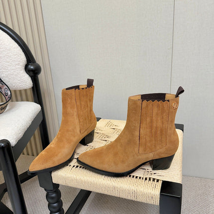 DIOR 26S BLOCK HEEL CHELSEA ANKLE BOOTS IN TAN BROWN SUEDE